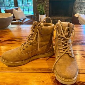 Hiking boots super light size 7